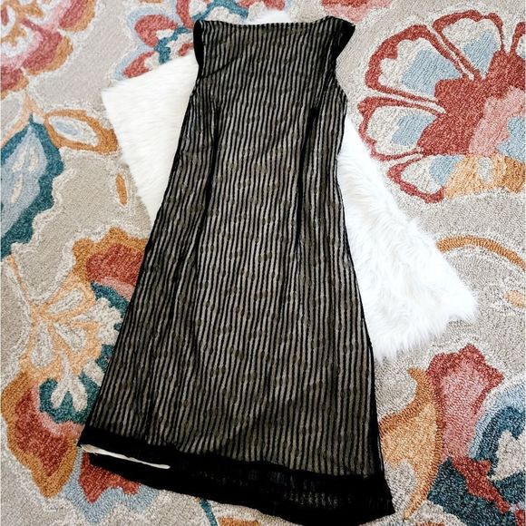 T. BLEU ANTHROPOLOGIE TUXEDO ROUCHED DETAILED LACE DRESS WITH PLEATED HEMLINE - Picture 8 of 8